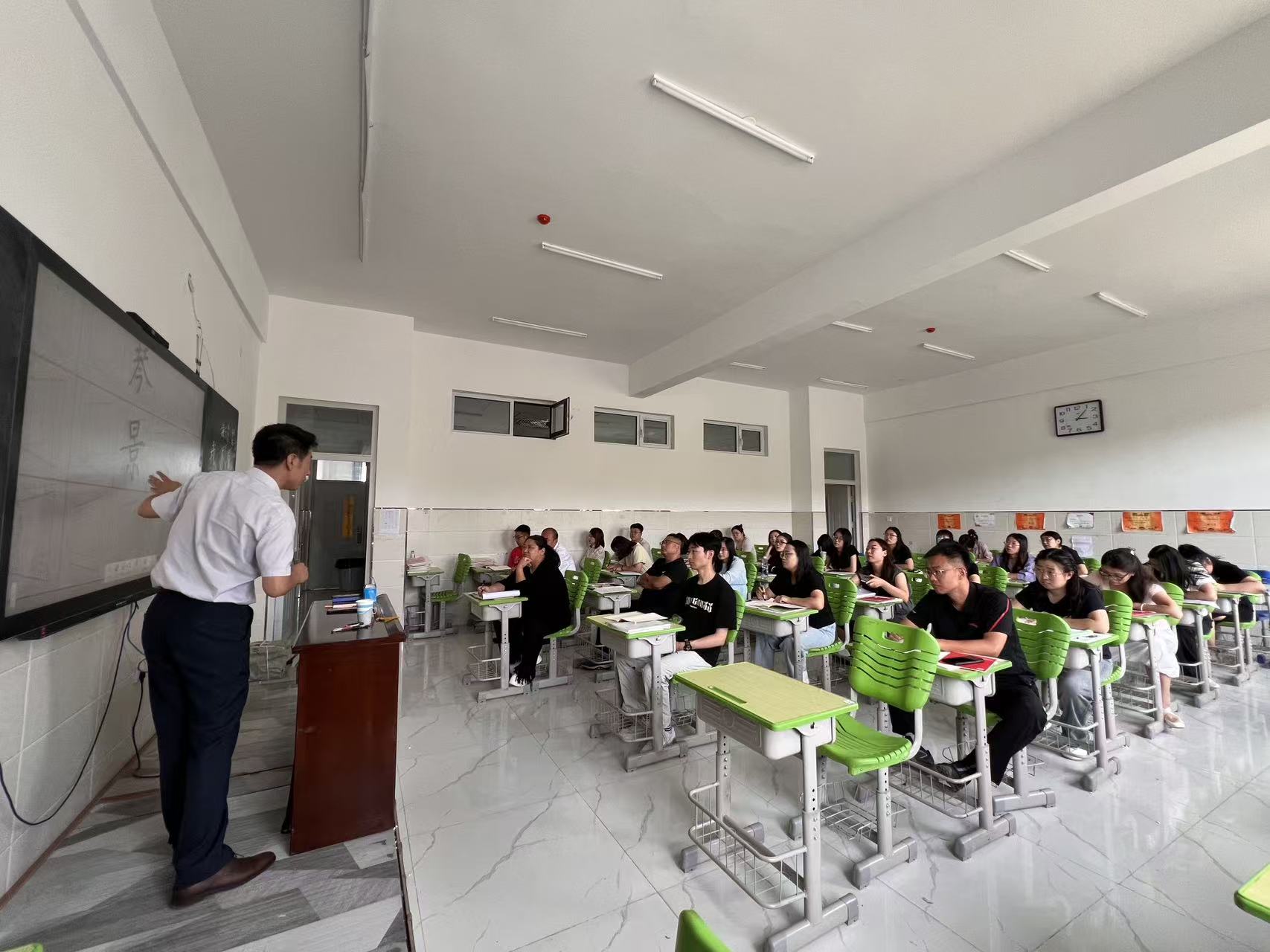 龙行美楷®练字课程走进赤峰市松山区第九中学