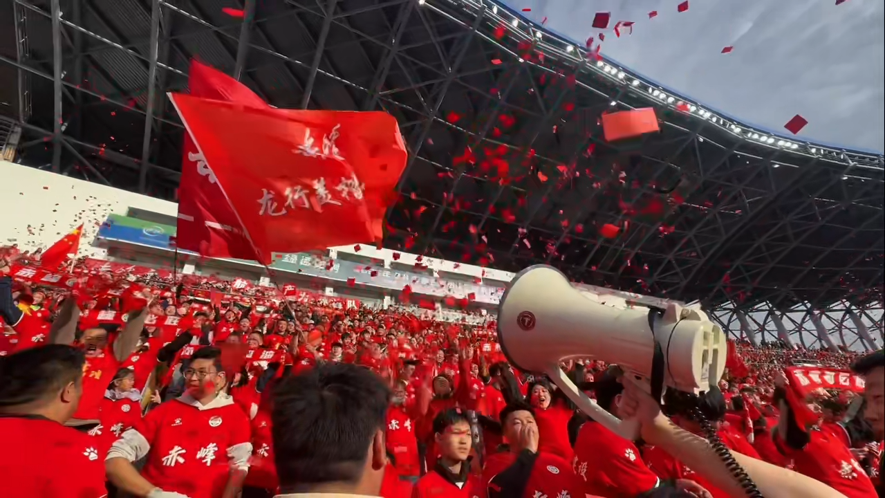 龙行美楷®旗帜燃爆蒙超联赛赛场